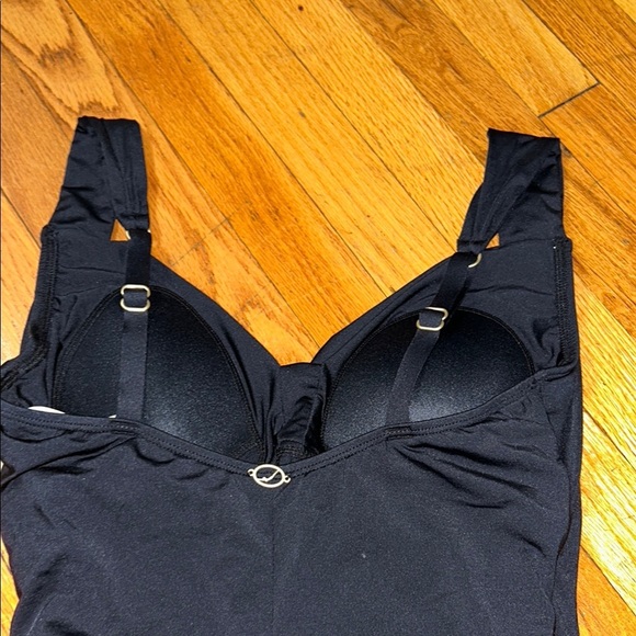 Jantzen Black One-Piece Swimsuit with Ruched Bodice - Picture 5 of 9